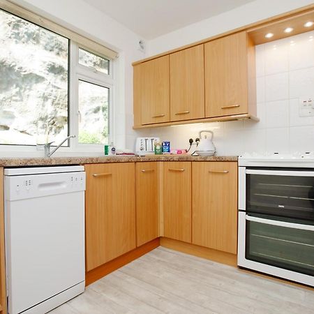 Harbour Apartment At 6 Dolphin Court With Parking Brixham Luaran gambar