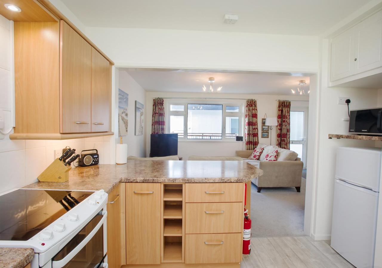 Harbour Apartment At 6 Dolphin Court With Parking Brixham Luaran gambar